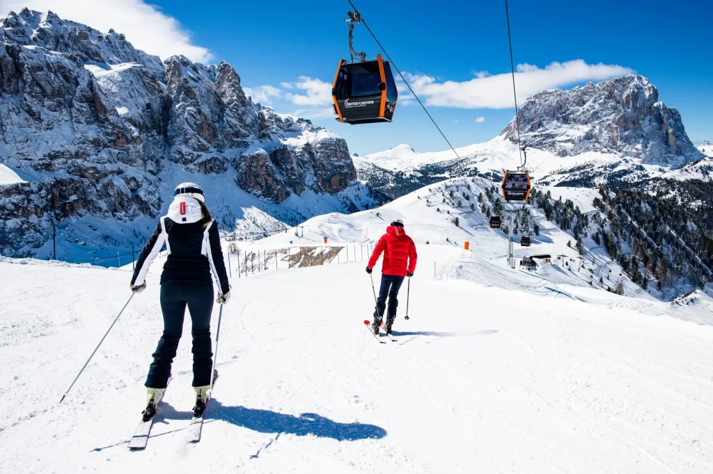 De Dantercepies-lift vormt een belangrijke verbinding in de Sella Ronda tussen Wolkenstein en de pistes richting Colfosco. © Dolomites Val Gardena