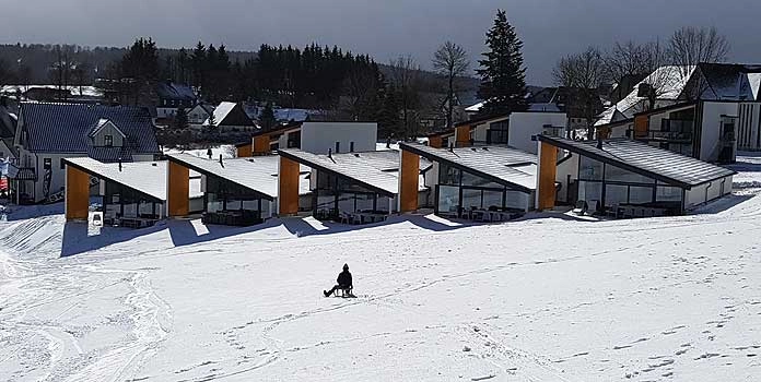 Apppartementen aan de piste in Skidorf Neuastenberg  ©   Skigebiedengids.nl