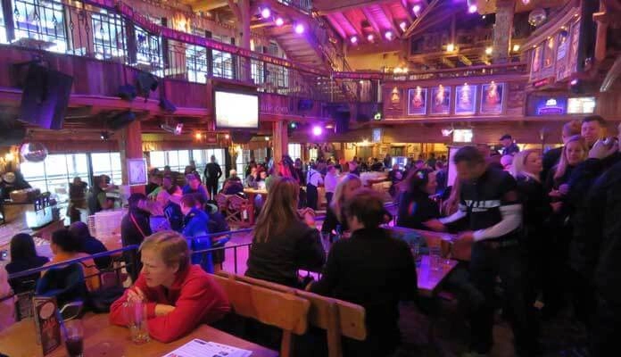 Après-ski in de Tenne in Schladming © SkigebiedenGids.nl
