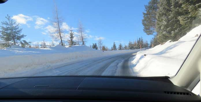 Rijden met gladheid: veilig rijden in de sneeuw in 15 tips