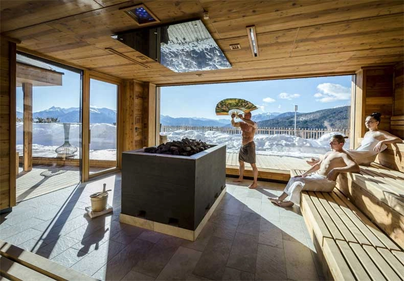 Twee keer per dag wordt er in de Sky Wellness Premium Spa een opgieting gehouden © Günter Standl / Tratterhof