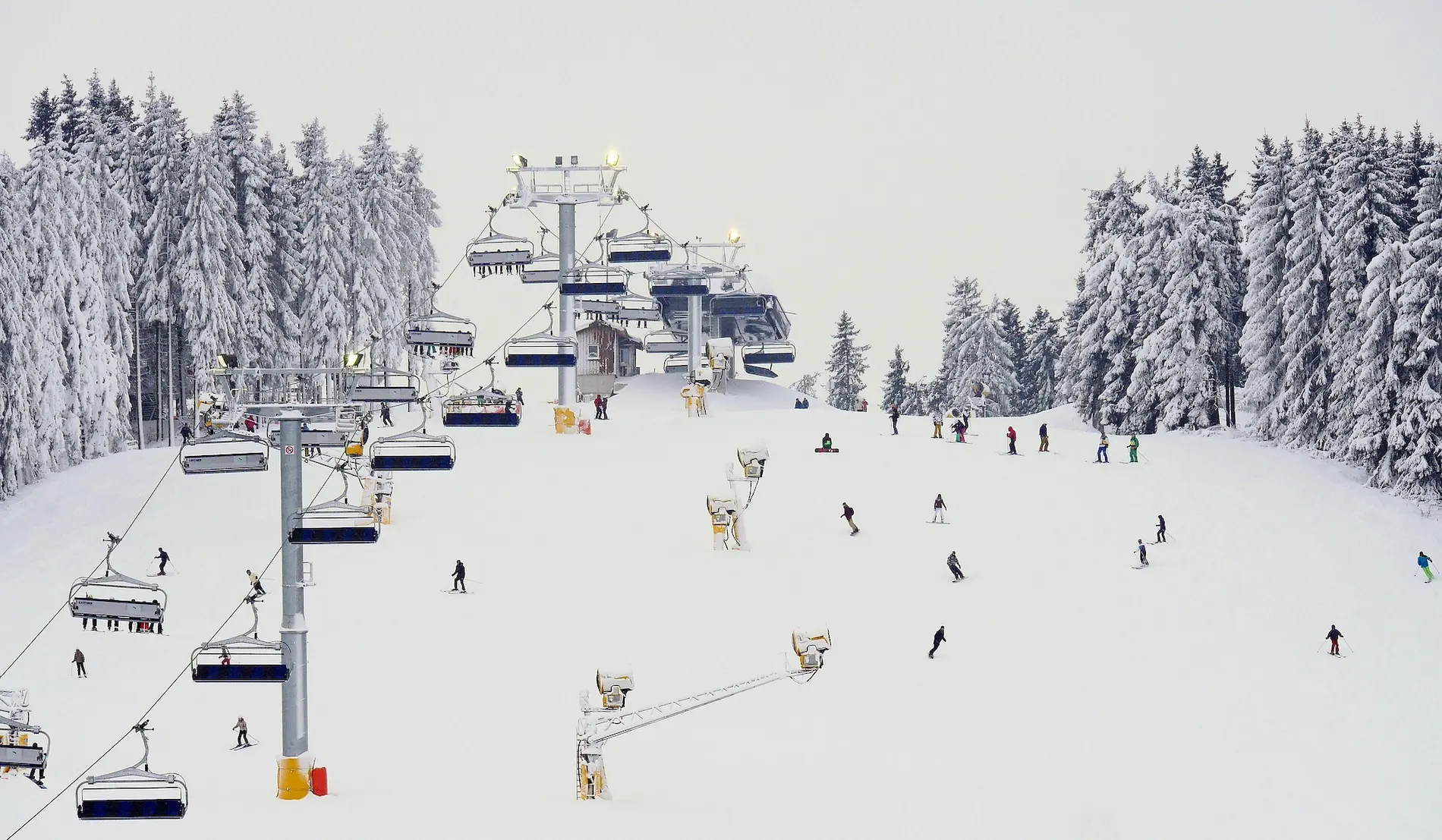 Op de webcams in Winterberg kun je zien welke skipistes open zijn. © hpgruessen / Pixabay