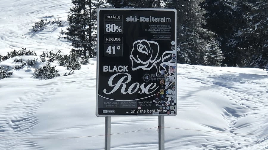 De Black Rose is een van de vier steile zwarte pistes op de Reiteralm. Let op het hellingspercentage. © Skigebiedengids.nl