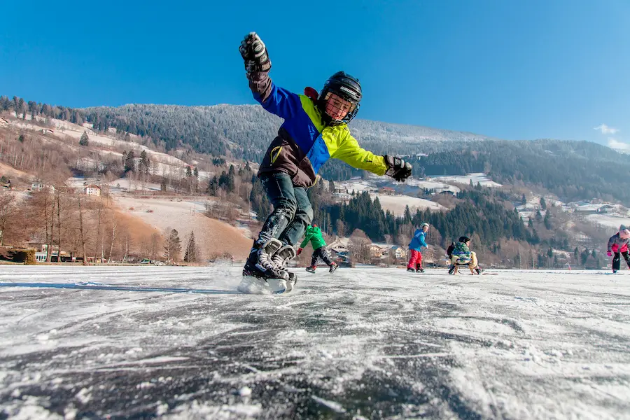 Op het Lipno-meer kun je lekker schaatsen. © Landal