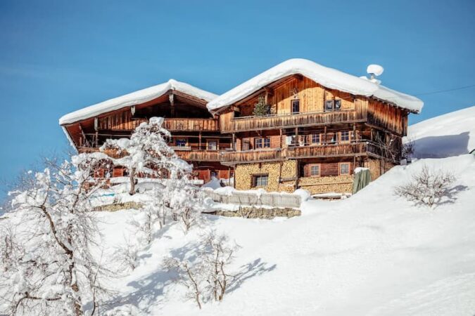 In het Alpbachtal vind je nog tal van authentieke boerderijen en huizen, wat bijdraagt aan de typische Tiroler charme. © Alpbachtal Tourismus/shootandstyle