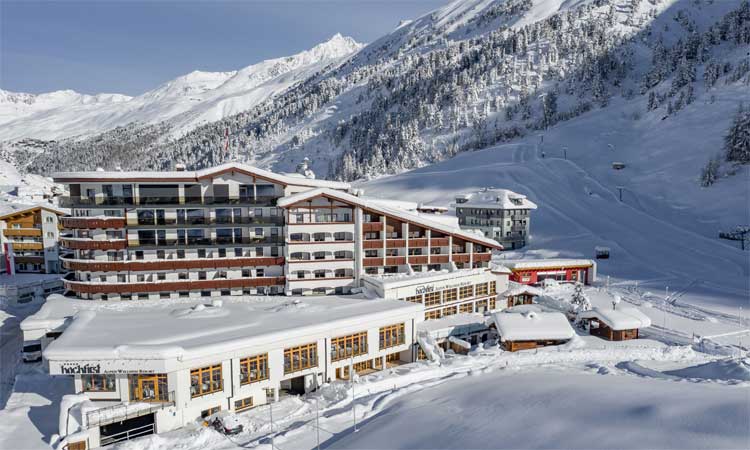 Het 5* Alpin-Wellness Resort Hochfirst ligt direct bij de skischool en aan de piste in Obergürgl © Alexander Maria Lohmann (Alpen-Wellness Resort Hochfirst)