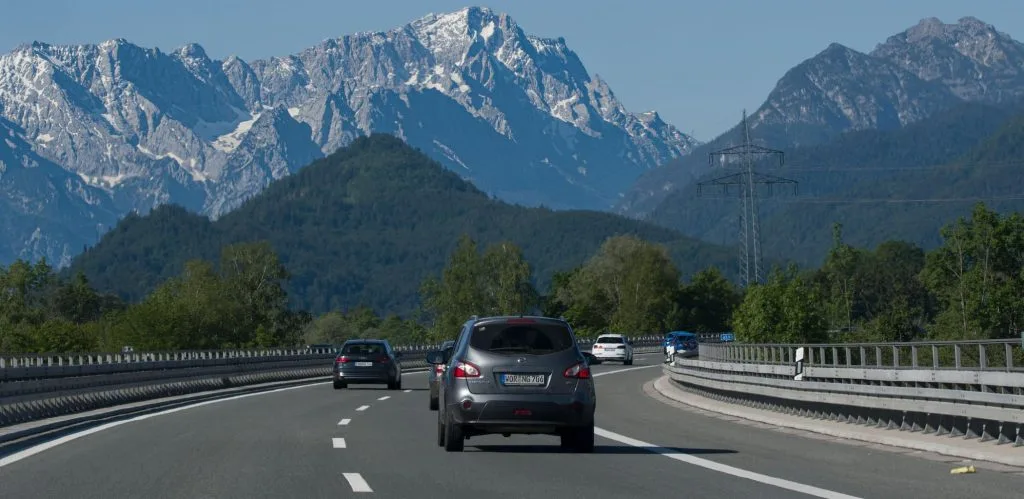 Waar staan de files in Duitsland en Zwitserland en wat zijn de beste omleidingsroutes?