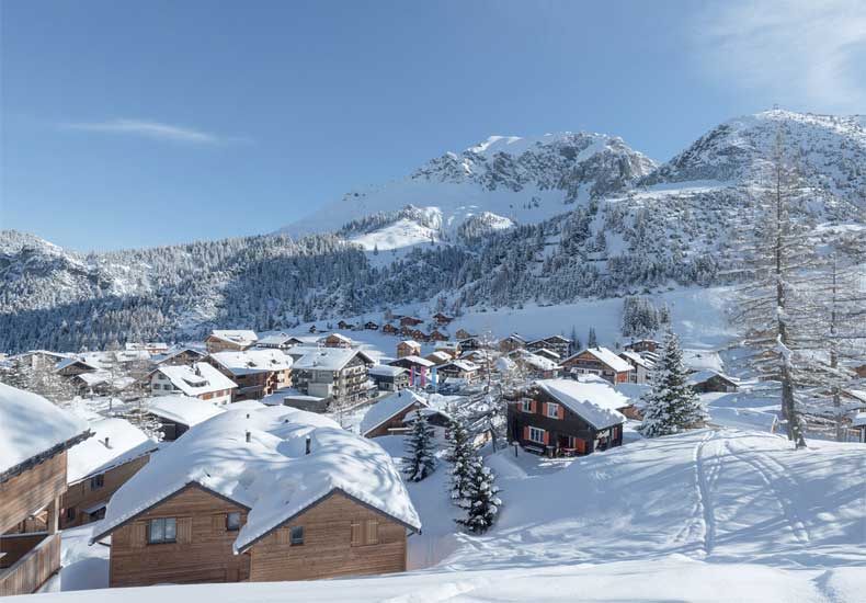 Het Gorfion Familotel is een ski-in-ski-out hotel. Het ligt aan de skipistes in Malbun, Liechtenstein. © Gorfion Familotel