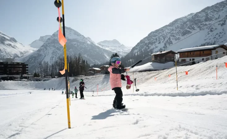 Gratis skiles voor kinderen tot en met 17 jaar in Arosa. © Arosa Bergbahnen AG