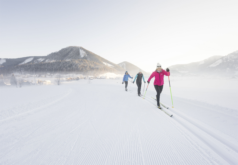 De omgeving van Ebner's Waldhof biedt uitstekende mogelijkheden voor het maken van langlauftochten, al dan niet onder begeleiding van de gidsen van het hotel. Ebner's Waldhof is aangesloten bij Cross Country Ski Holidays. © Ebner`s Waldhof