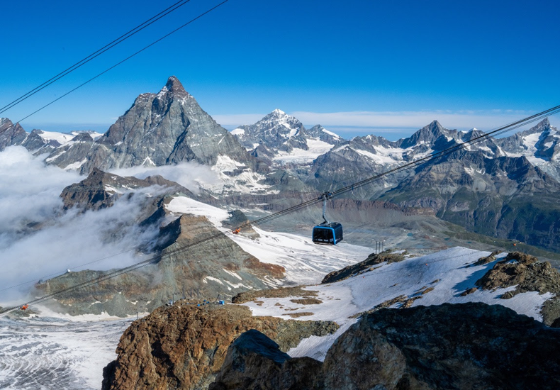 Dankzij de Matterhorn Alpine Crossing kan skigebied Breuil-Cervinia het hele jaar door open blijven © Valle d'Aosta