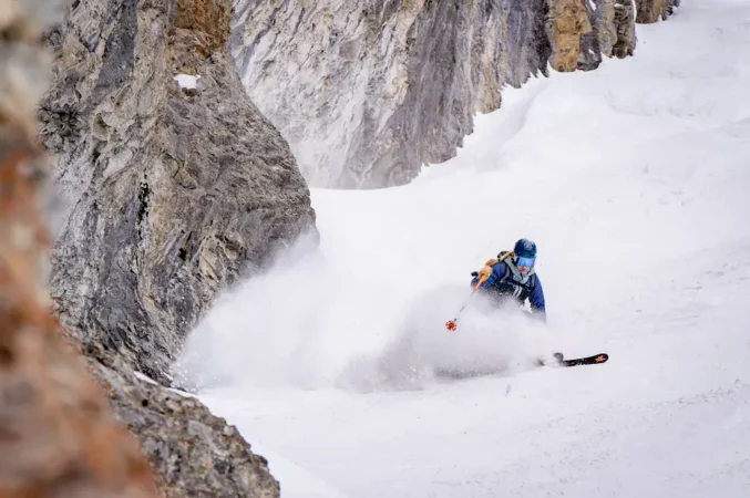 Skiën voor gevorderden in de couloirs van Sunshine Village ©Jill Scarpato