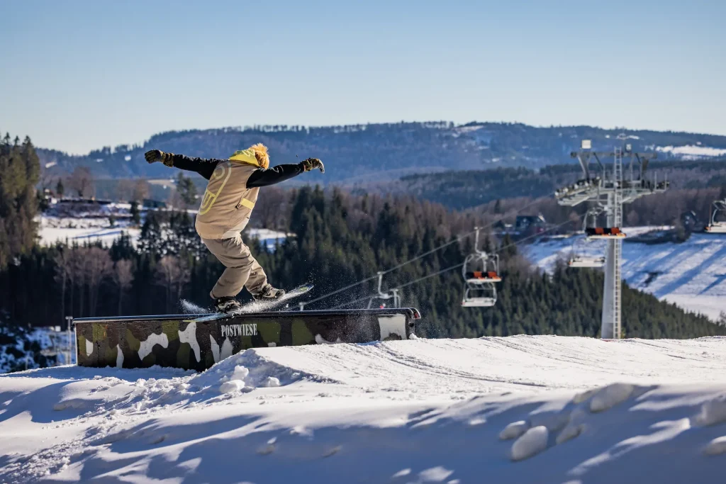 Het funpark Postwiesenpark in skigebied Postwiesen-Neuastenberg © Wintersport-Arena Sauerland / Stephan Peters