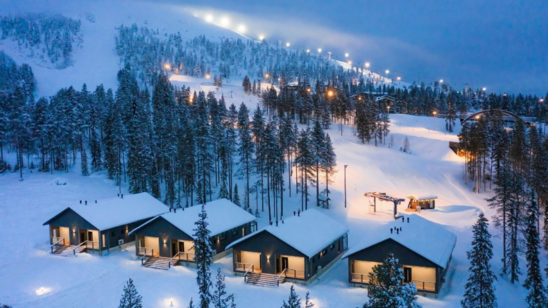 Ontdek de winter in Lapland, bijvoorbeeld in Pyha. De pistes in Pyha zijn ook 's avonds geopend. © Nordic