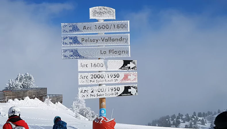 Frankrijk heeft niet alleen grote, duurdere skigebieden, zoals Les Arcs, maar ook kleinere, minder bekende skigebieden. Die behoren tot de goedkoopste wintersportbestemmingen in Europa. © Skigebiedengids.nl