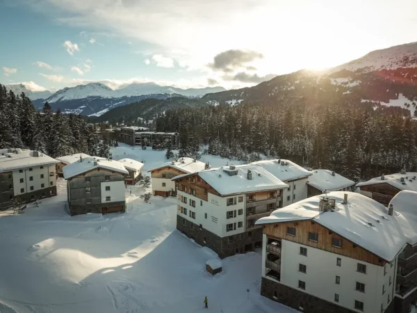 Geniet van een heerlijke wintersportvakantie in Landal Lenzerheide. © Landal
